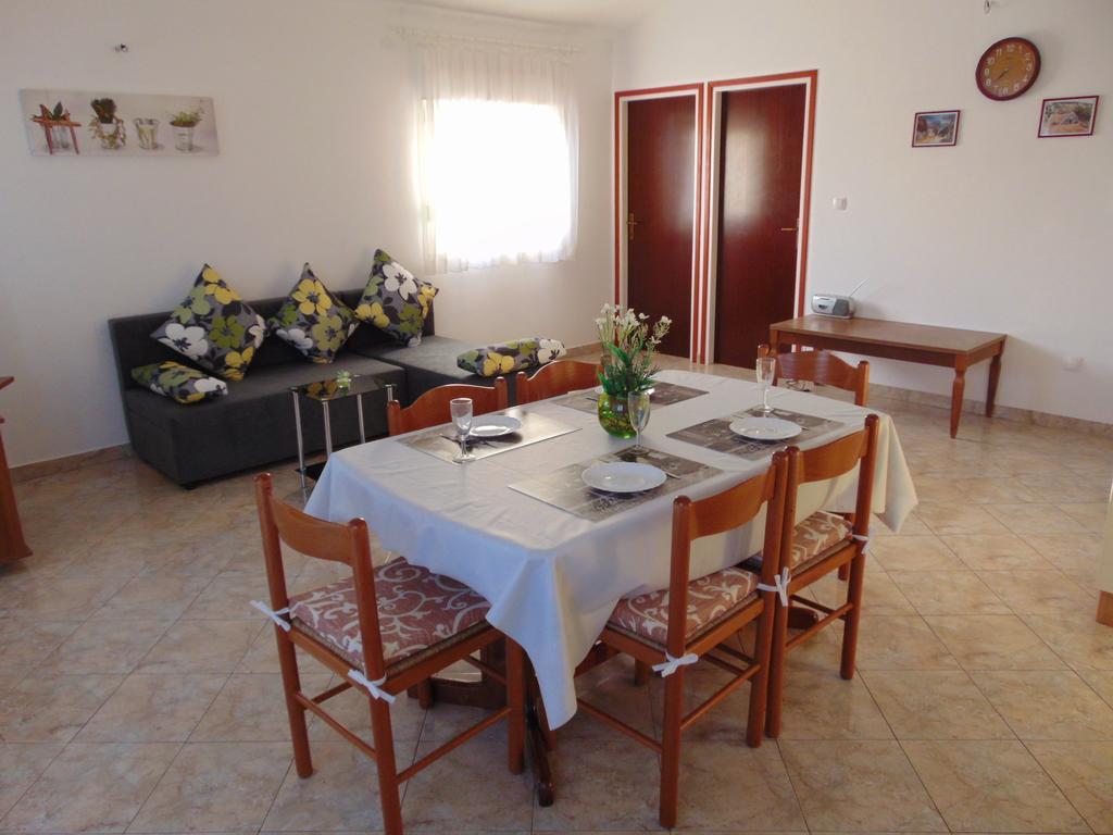 Apartments Borozan Vinišće Szoba fotó