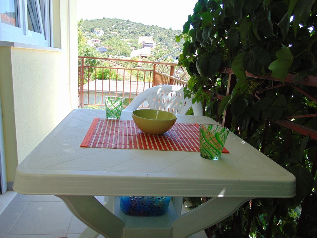Apartments Borozan Vinišće Szoba fotó