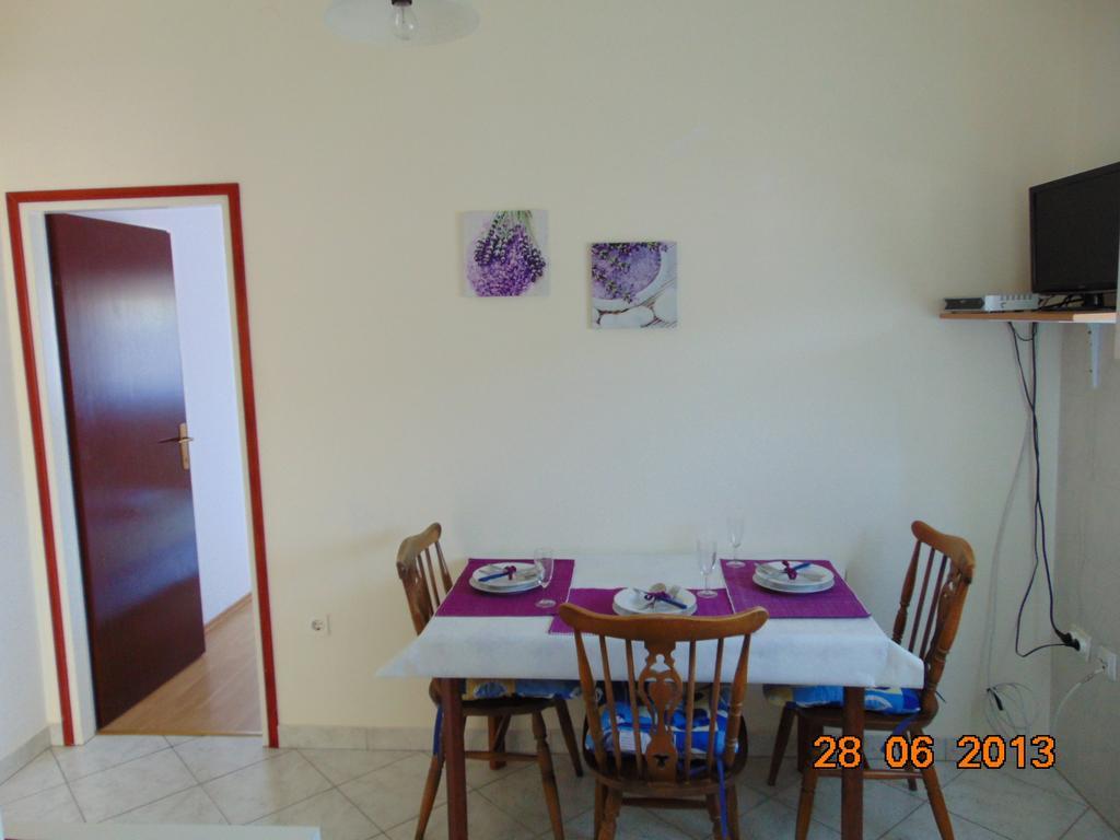 Apartments Borozan Vinišće Szoba fotó