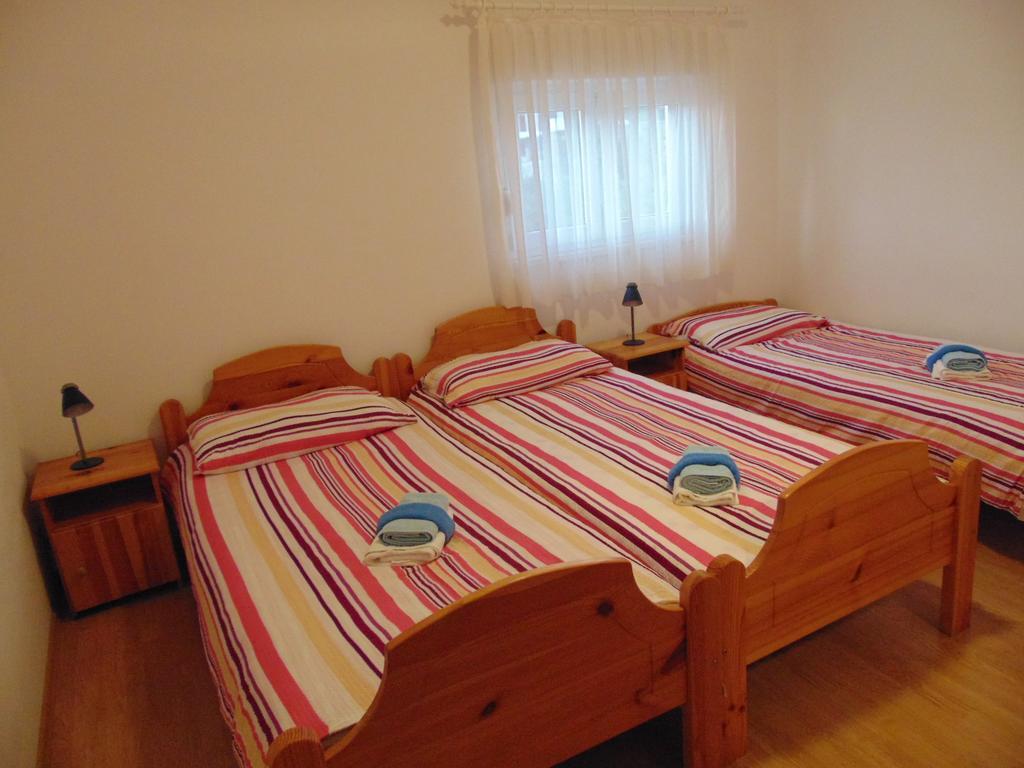 Apartments Borozan Vinišće Szoba fotó
