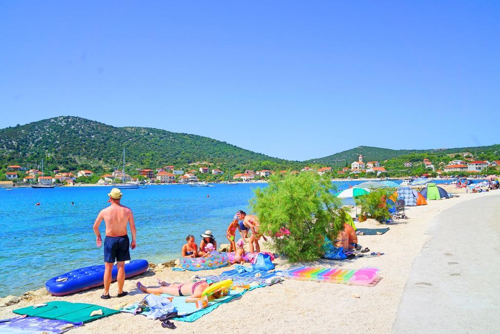 Apartments Borozan Vinišće Kültér fotó